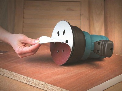 Круг абразивный шлифовальный на липучке 8 отверстий Ø125 P400 (УПАКОВКА ПО 100ШТ) Круг абразивный шлифовальный на липучке 8 отверстий Ø125 P400 (УПАКОВКА ПО 100ШТ)